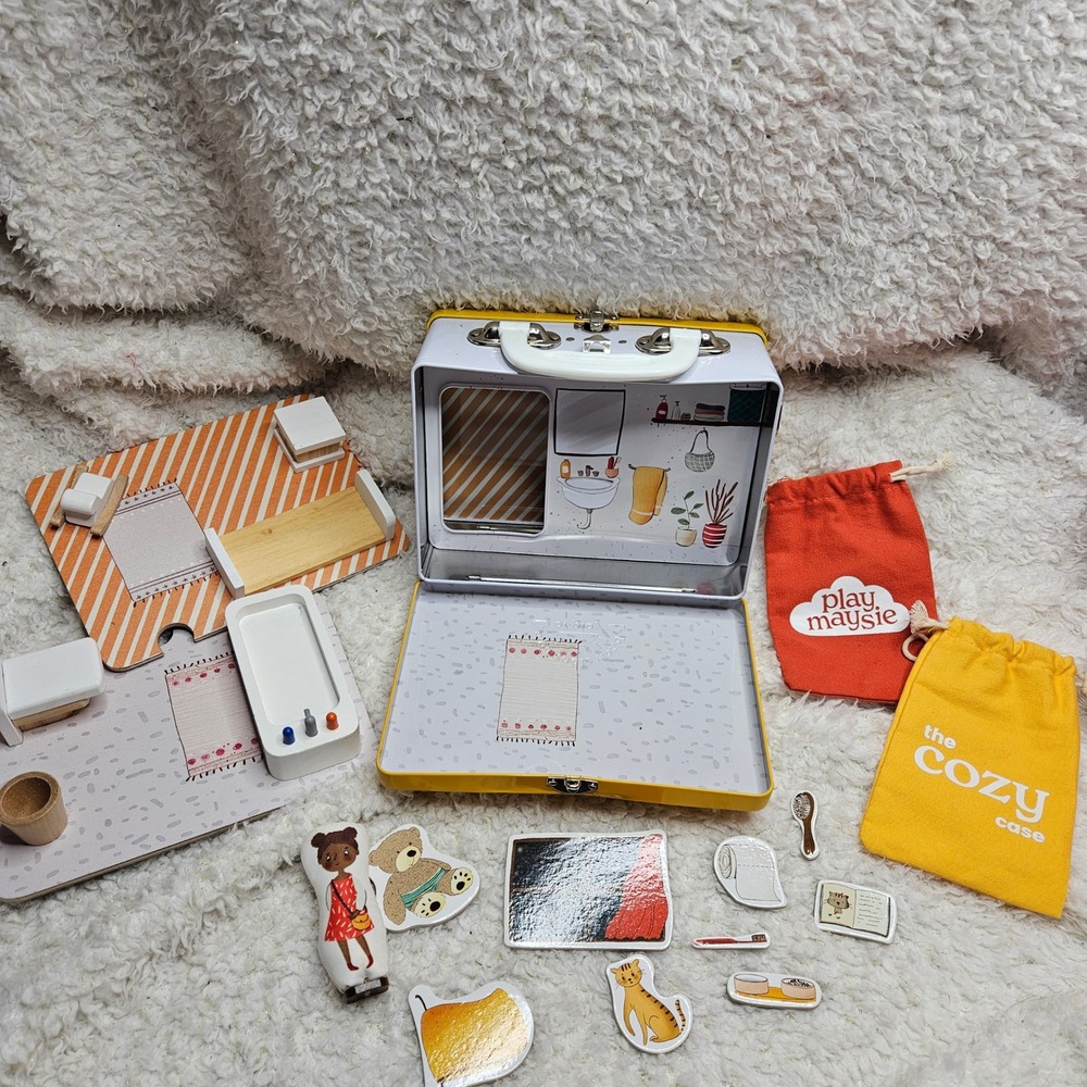 Play Maysie Cozy Case Bedroom and Bathroom Magnetic Dollhouse‎